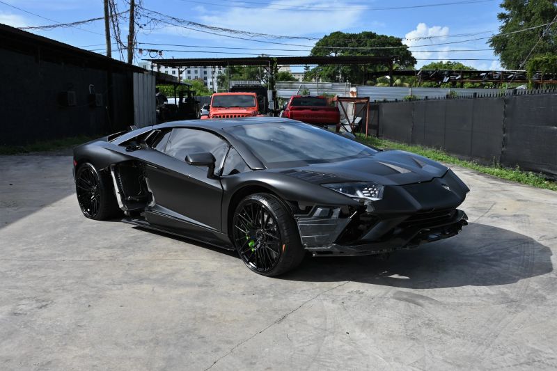 2018 Lamborghini Aventador - photo 1