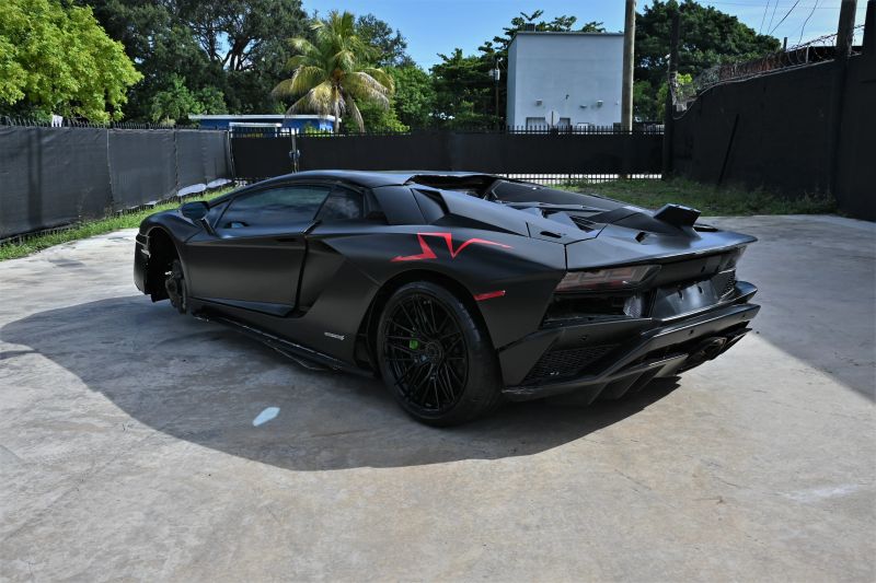 2018 Lamborghini Aventador - photo 3