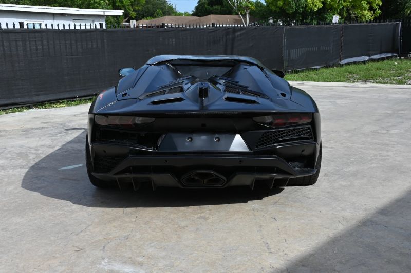 2018 Lamborghini Aventador - photo 4