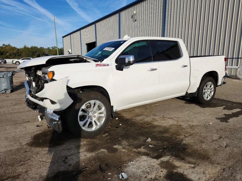 2024 Chevrolet Silverado 1500 Crew Cab - photo 2
