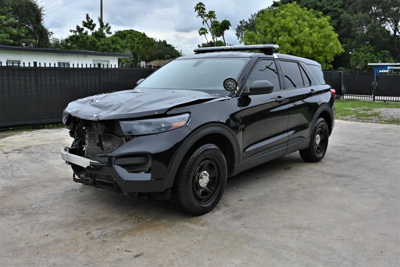 2022 Ford Explorer - photo 1