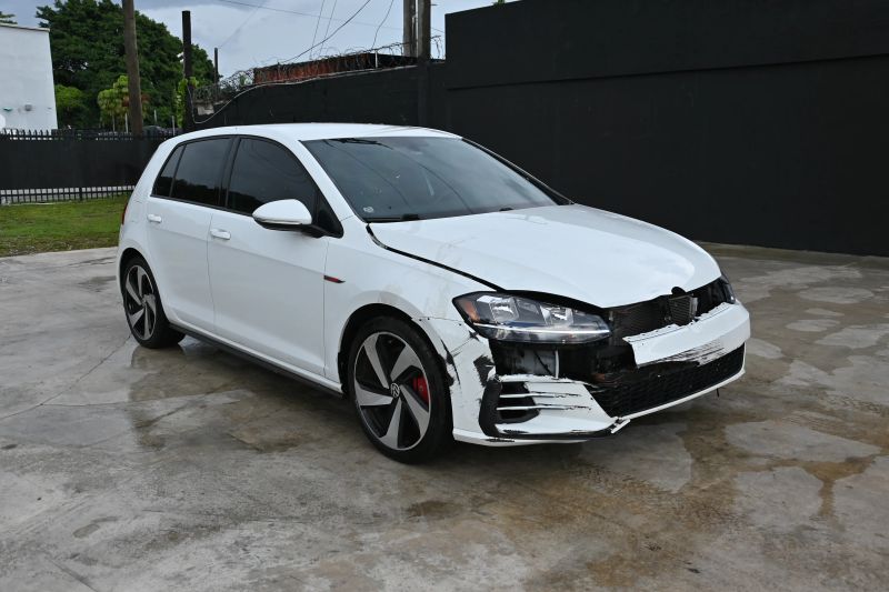 2020 Volkswagen Golf GTI - photo 1