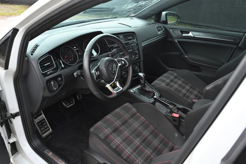 2020 Volkswagen Golf GTI - photo 11