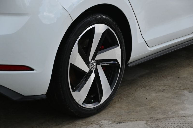 2020 Volkswagen Golf GTI - photo 8