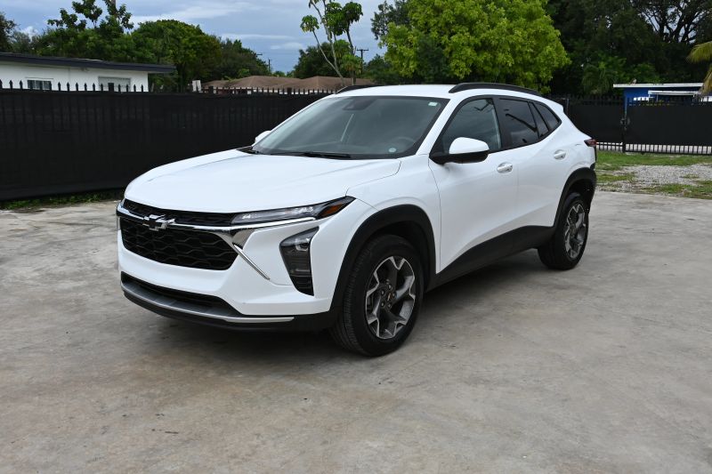 2025 Chevrolet Trax - photo 1