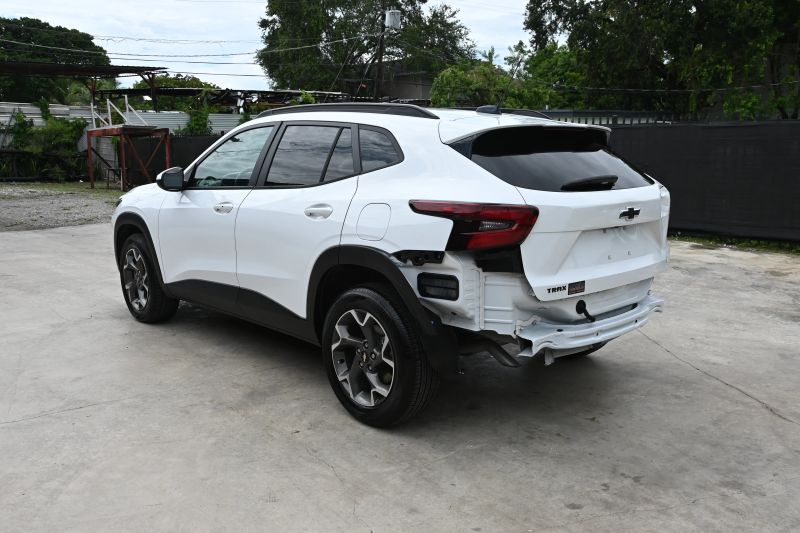 2025 Chevrolet Trax - photo 5
