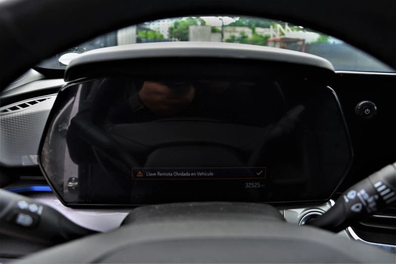 2025 Chevrolet Trax - photo 8