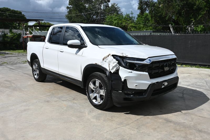 2025 Honda Ridgeline - photo 2
