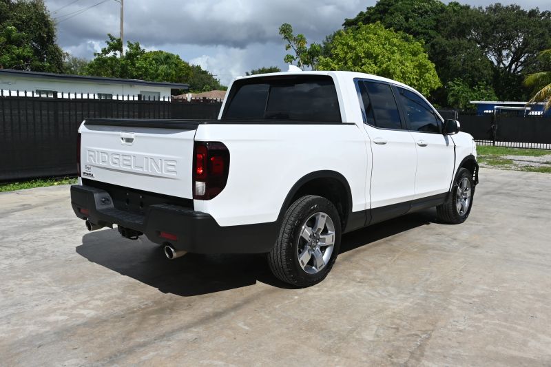 2025 Honda Ridgeline - photo 3