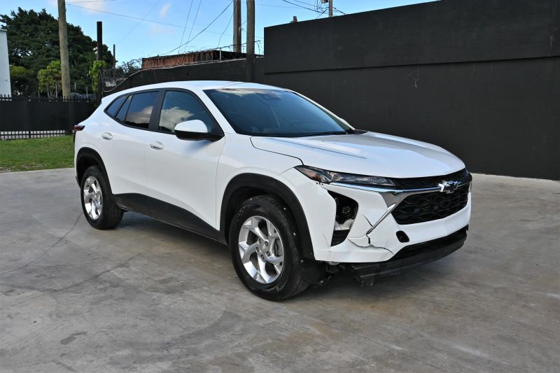 2025 Chevrolet Trax - photo 1