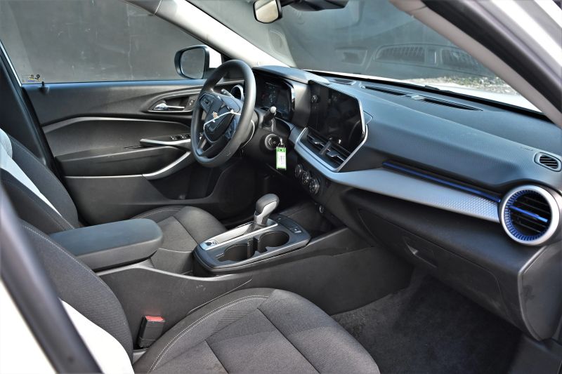 2025 Chevrolet Trax - photo 12