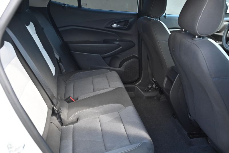2025 Chevrolet Trax - photo 13
