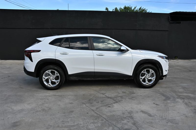 2025 Chevrolet Trax - photo 6