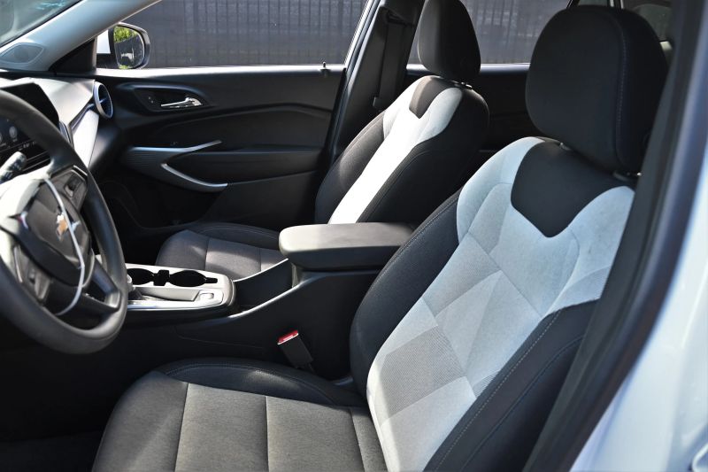 2025 Chevrolet Trax - photo 10