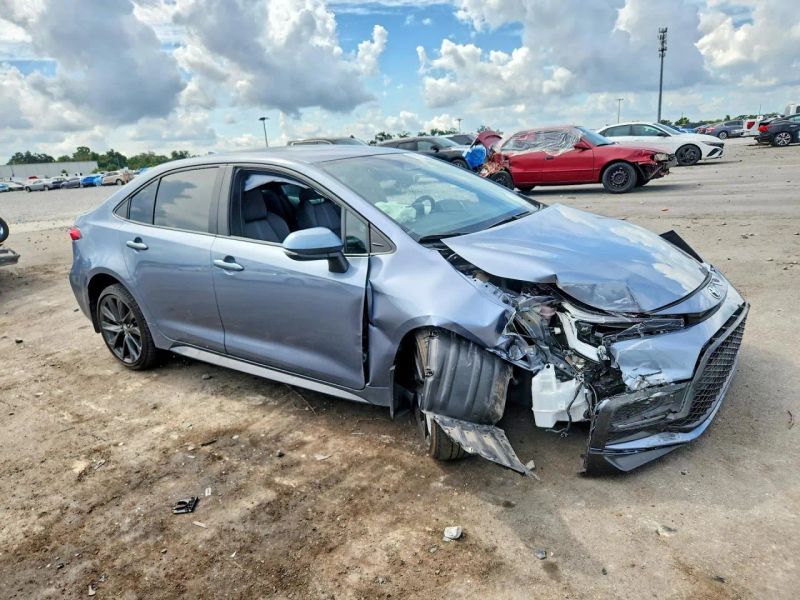 2025 Toyota Corolla - photo 2