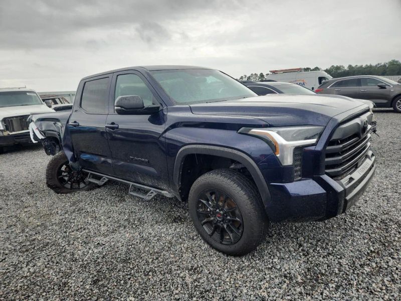 2024 Toyota Tundra CrewMax - photo 2