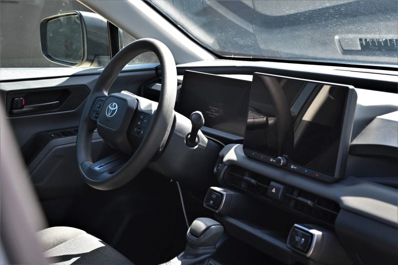 2026 Toyota RAV4 - photo 14