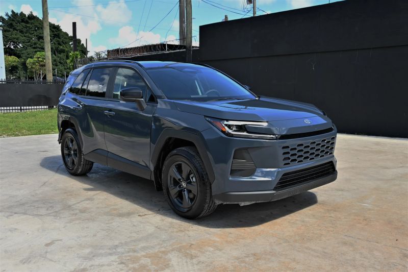 2026 Toyota RAV4 - photo 3