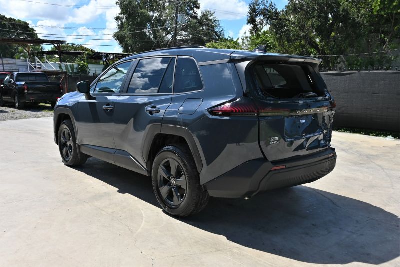 2026 Toyota RAV4 - photo 5
