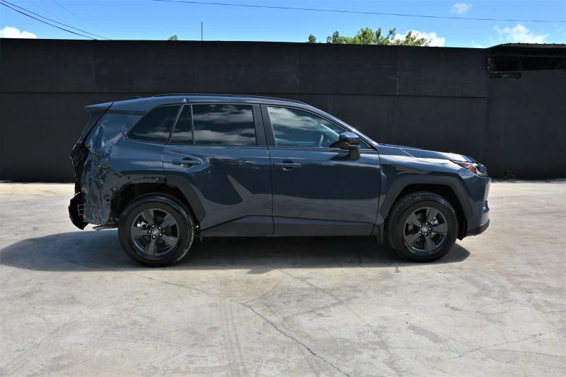 2026 Toyota RAV4 - photo 7