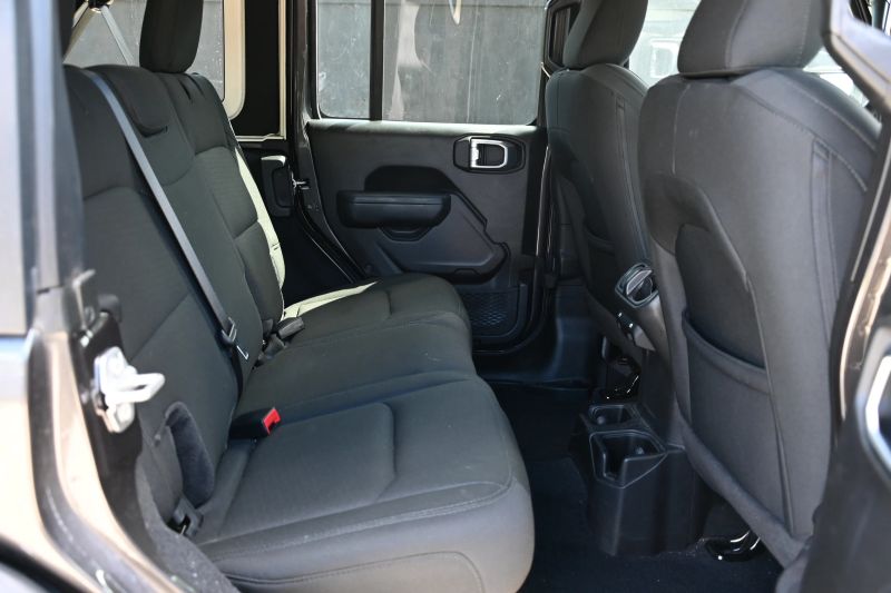 2022 Jeep Wrangler Unlimited - photo 13