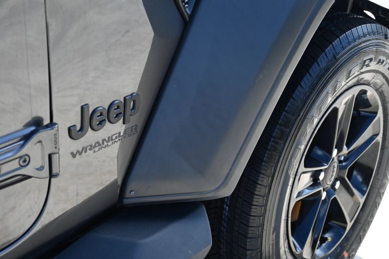 2022 Jeep Wrangler Unlimited - photo 8
