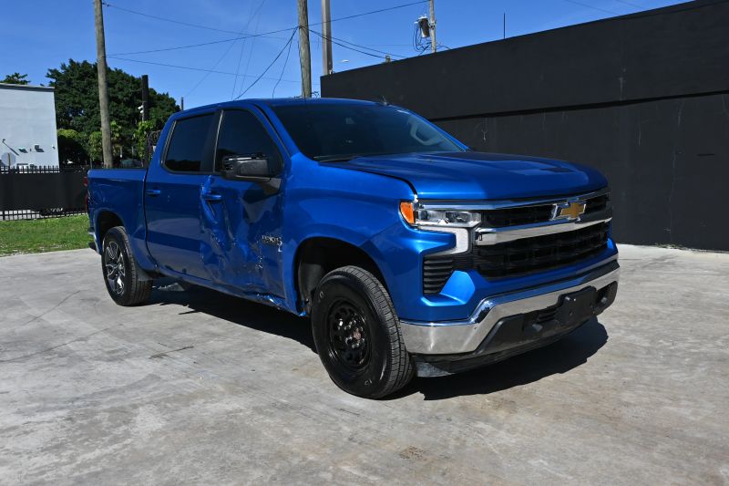 2023 Chevrolet Silverado 1500 Crew Cab - photo 2