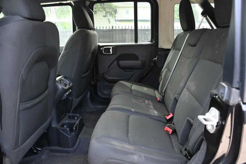 2022 Jeep Wrangler Unlimited - photo 15