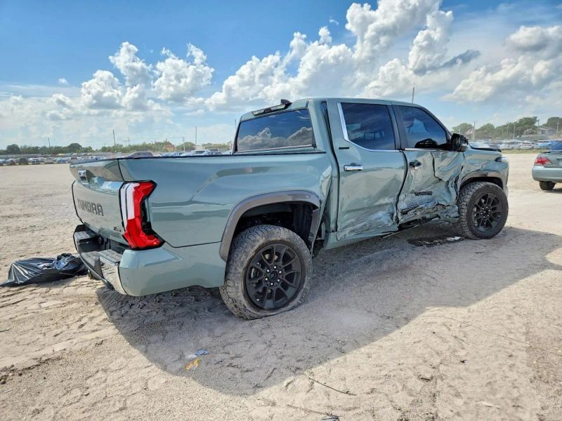 2025 Toyota Tundra CrewMax - photo 4