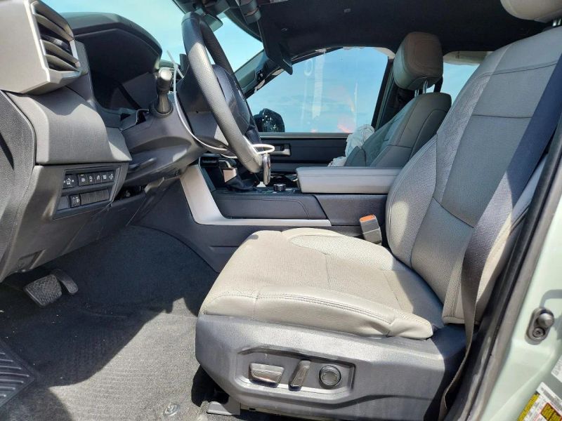 2025 Toyota Tundra CrewMax - photo 7