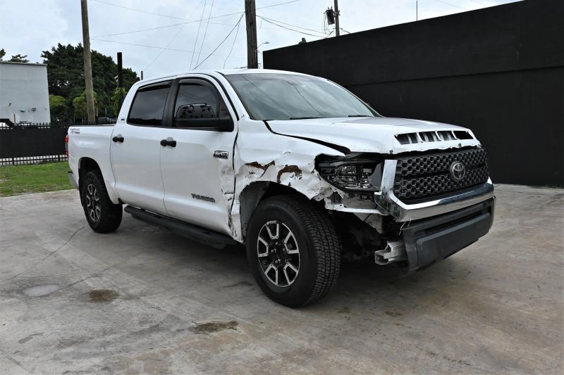2020 Toyota Tundra CrewMax - photo 2