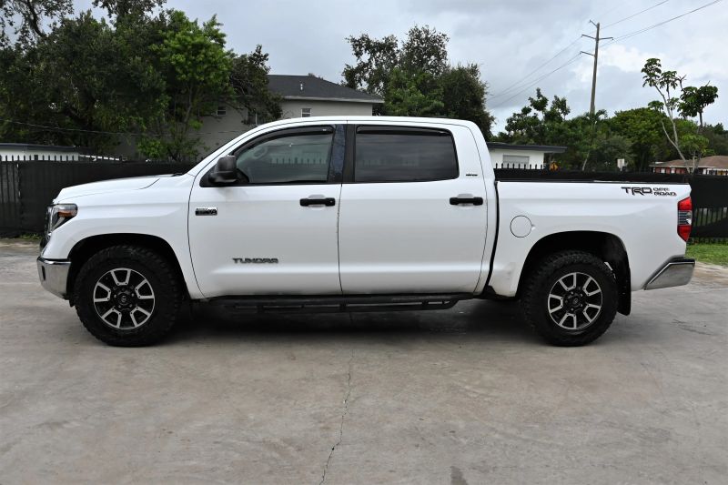 2020 Toyota Tundra CrewMax - photo 6