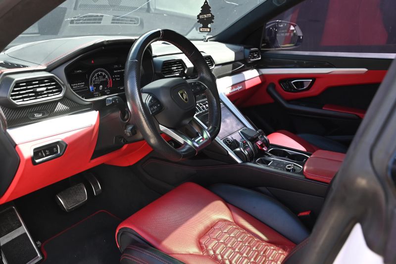 2021 Lamborghini Urus - photo 11