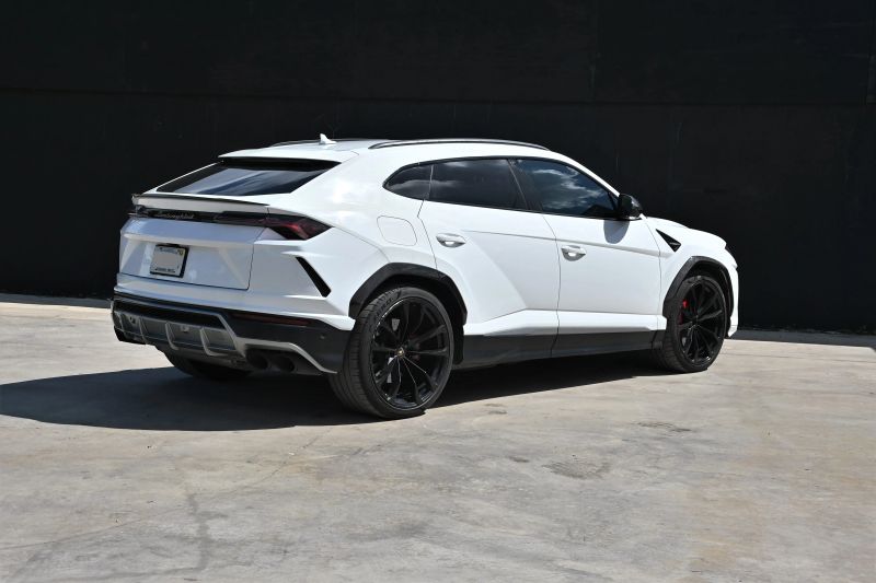 2021 Lamborghini Urus - photo 3