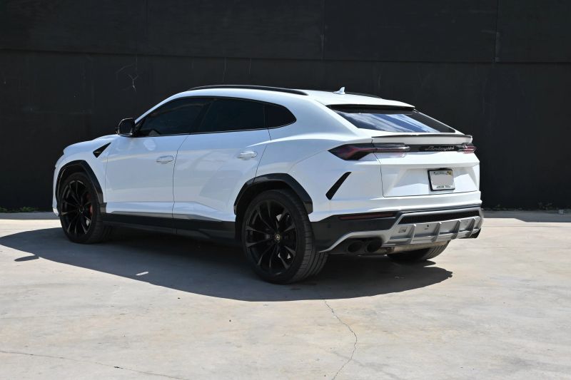 2021 Lamborghini Urus - photo 4