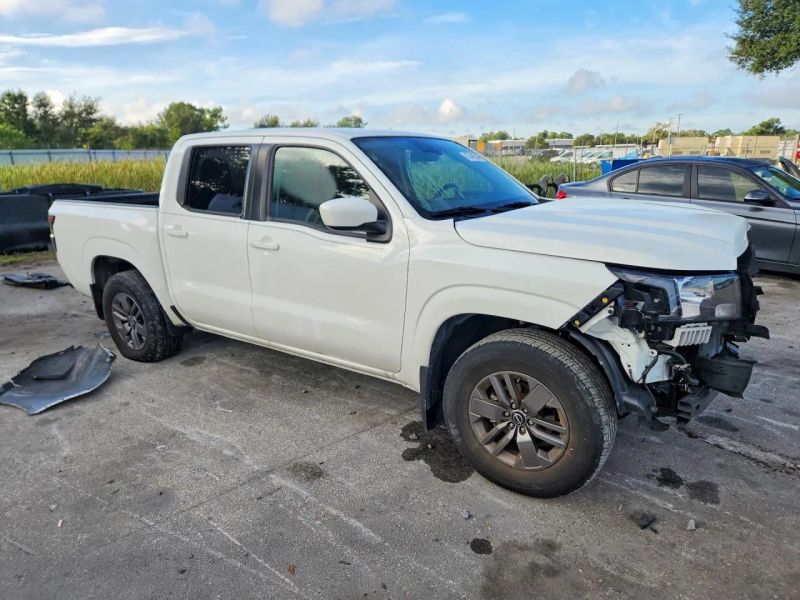 2025 Nissan Frontier Crew Cab - photo 1