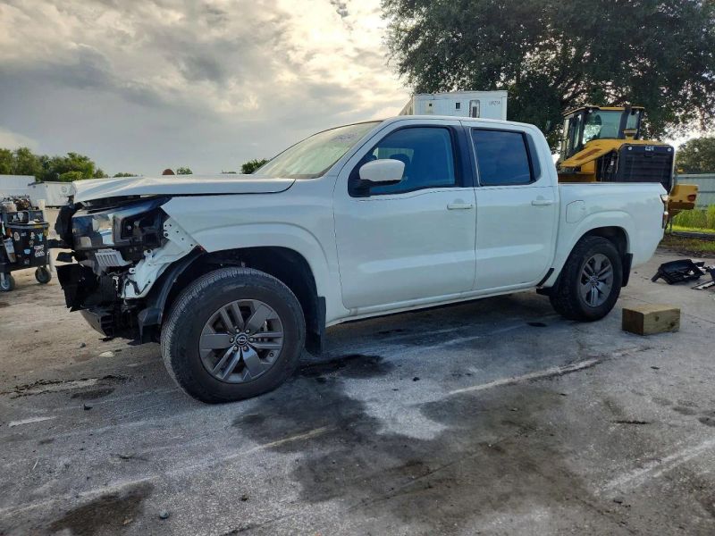 2025 Nissan Frontier Crew Cab - photo 2