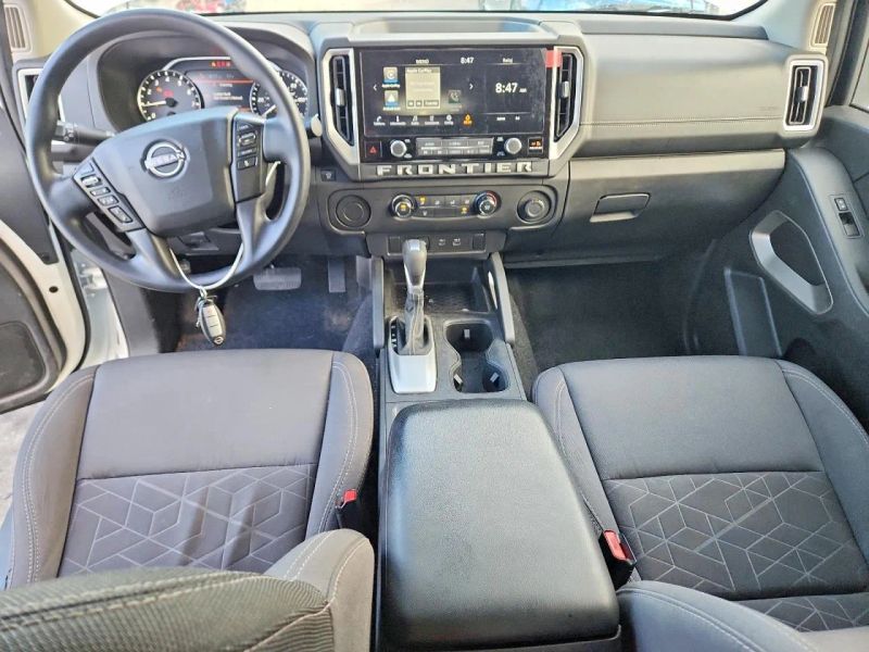 2025 Nissan Frontier Crew Cab - photo 8
