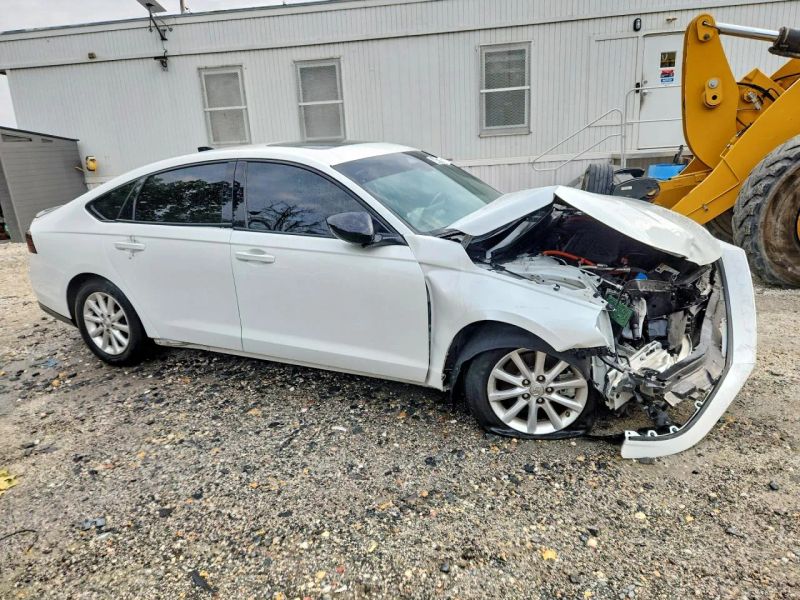 2024 Honda Accord Hybrid - photo 2