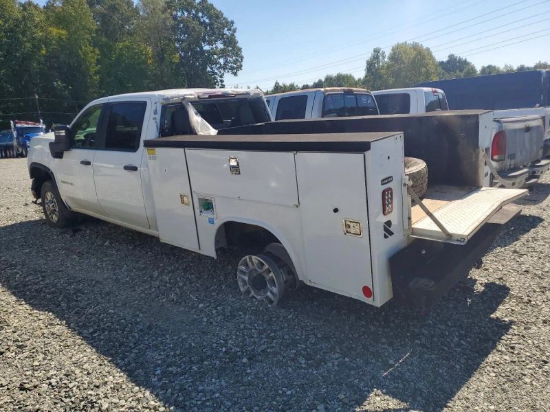 2025 Chevrolet Silverado 2500 HD Crew Cab - photo 2