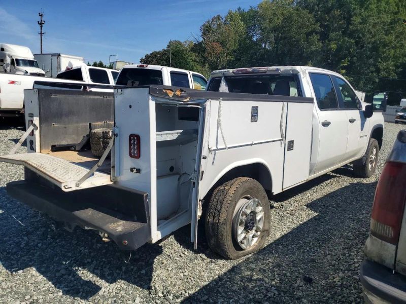 2025 Chevrolet Silverado 2500 HD Crew Cab - photo 3