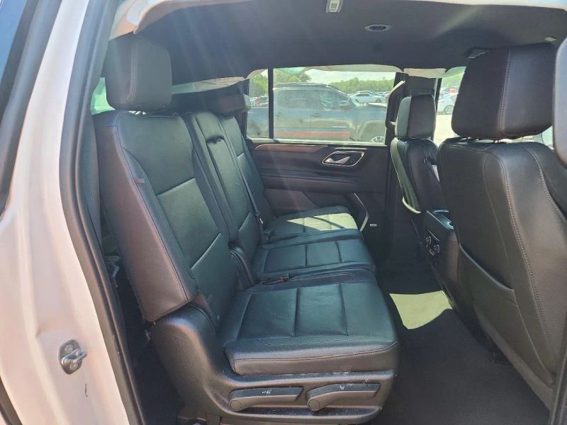 2023 Chevrolet Suburban - photo 11
