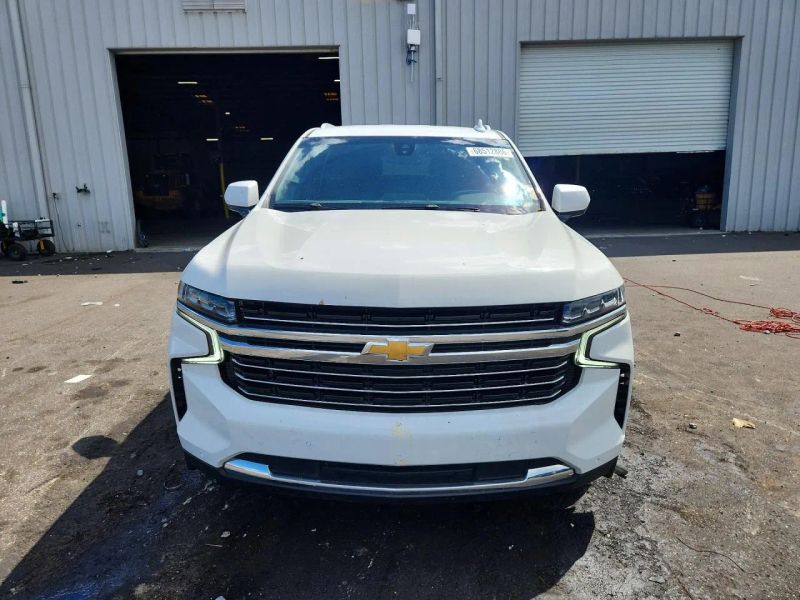2023 Chevrolet Suburban - photo 5