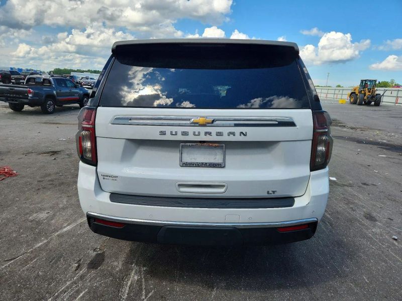 2023 Chevrolet Suburban - photo 6
