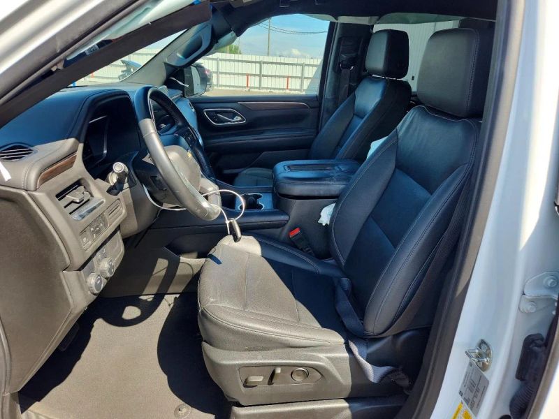 2023 Chevrolet Suburban - photo 7