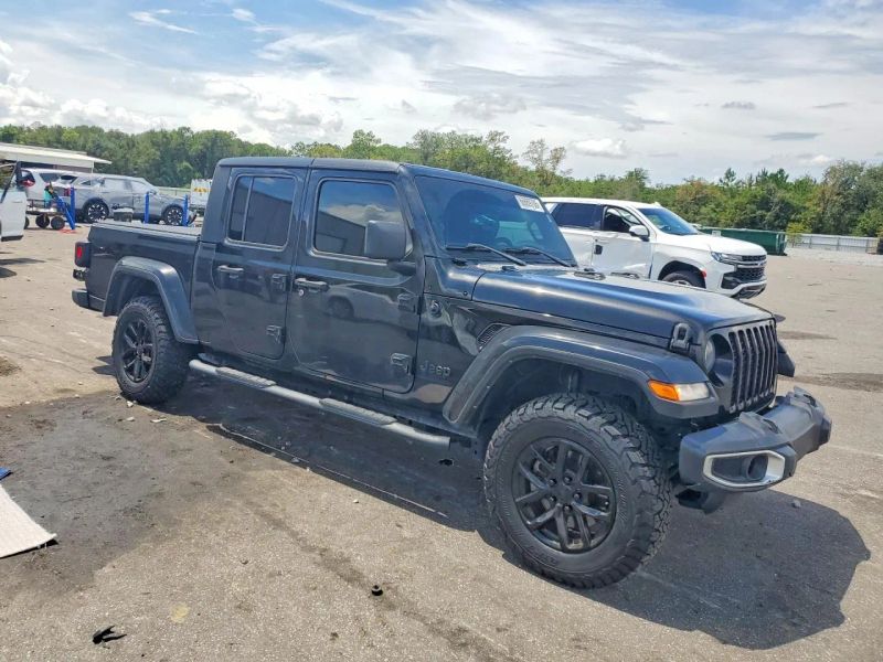 2023 Jeep Gladiator - photo 2