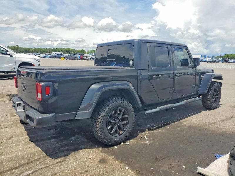 2023 Jeep Gladiator - photo 3