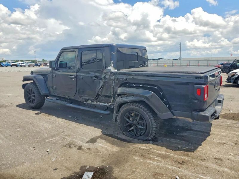 2023 Jeep Gladiator - photo 4