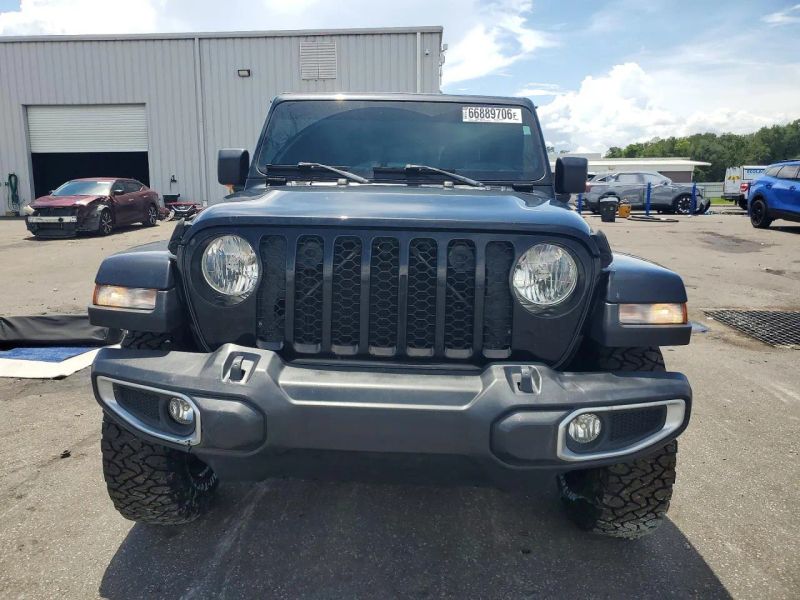 2023 Jeep Gladiator - photo 5
