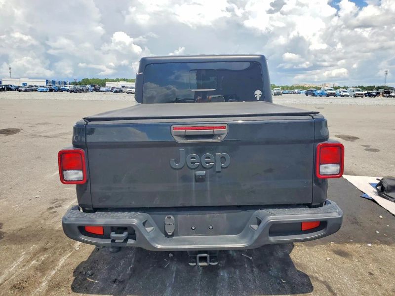 2023 Jeep Gladiator - photo 6